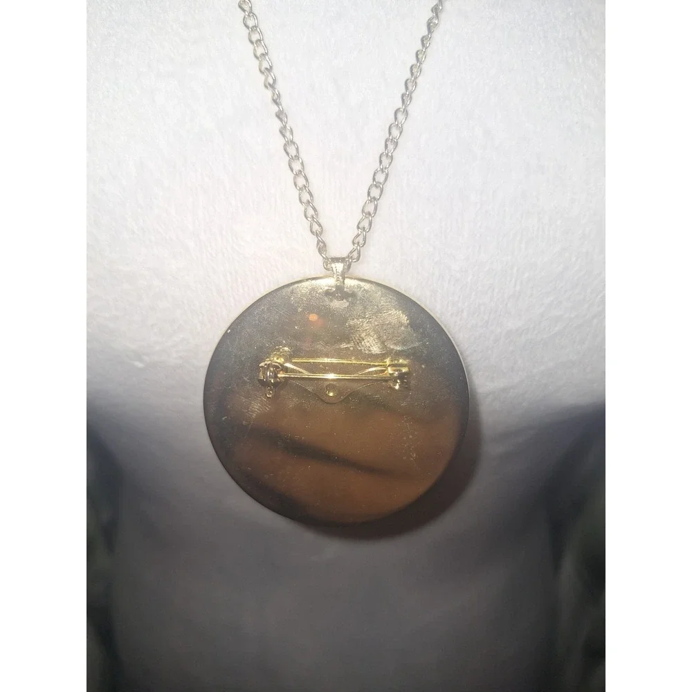 Vintage Floral Enamel Round Pendent‎ Necklace Gold Tone Cottagecore Fairycore